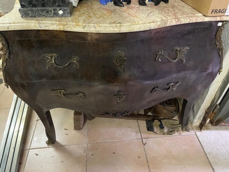 Commode ancienne marquetée
