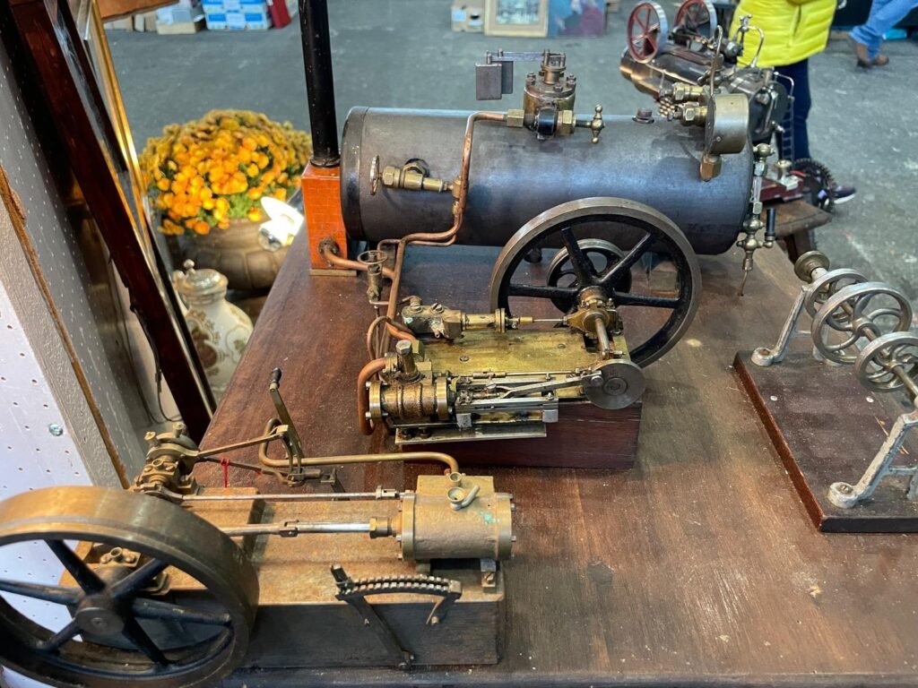 Machines à vapeur, bateaux, trains : la mécanique en miniature